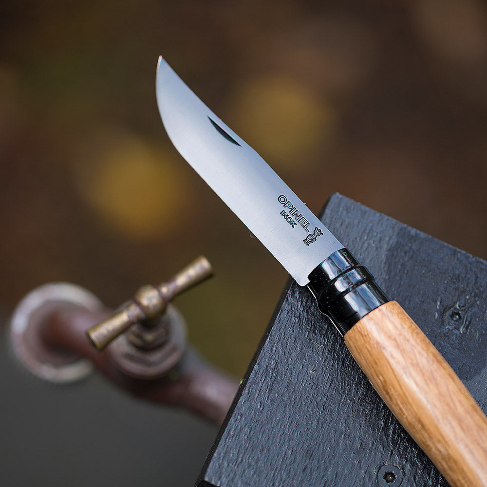 Opinel n°8 Black chêne