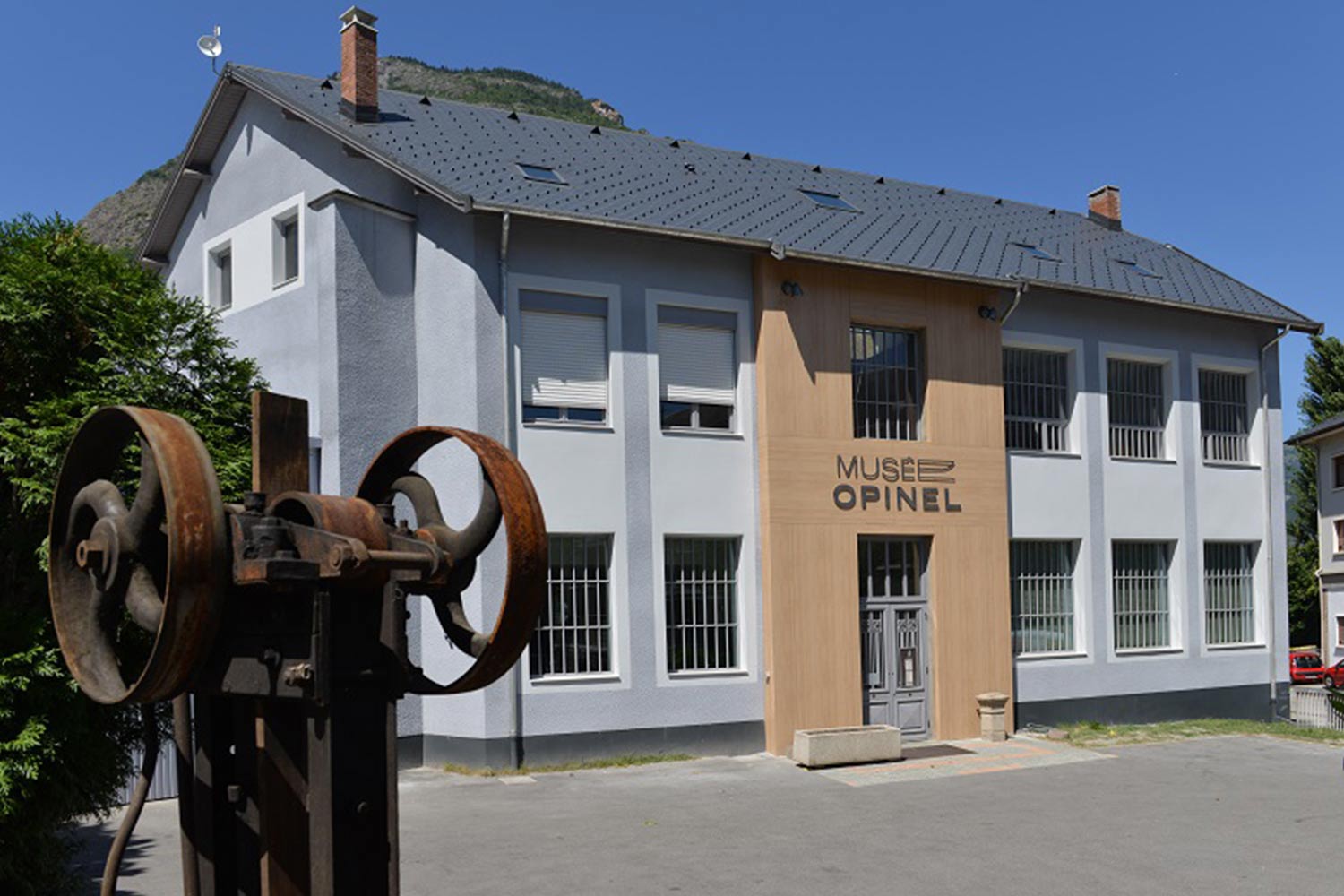 Opinel Building 2